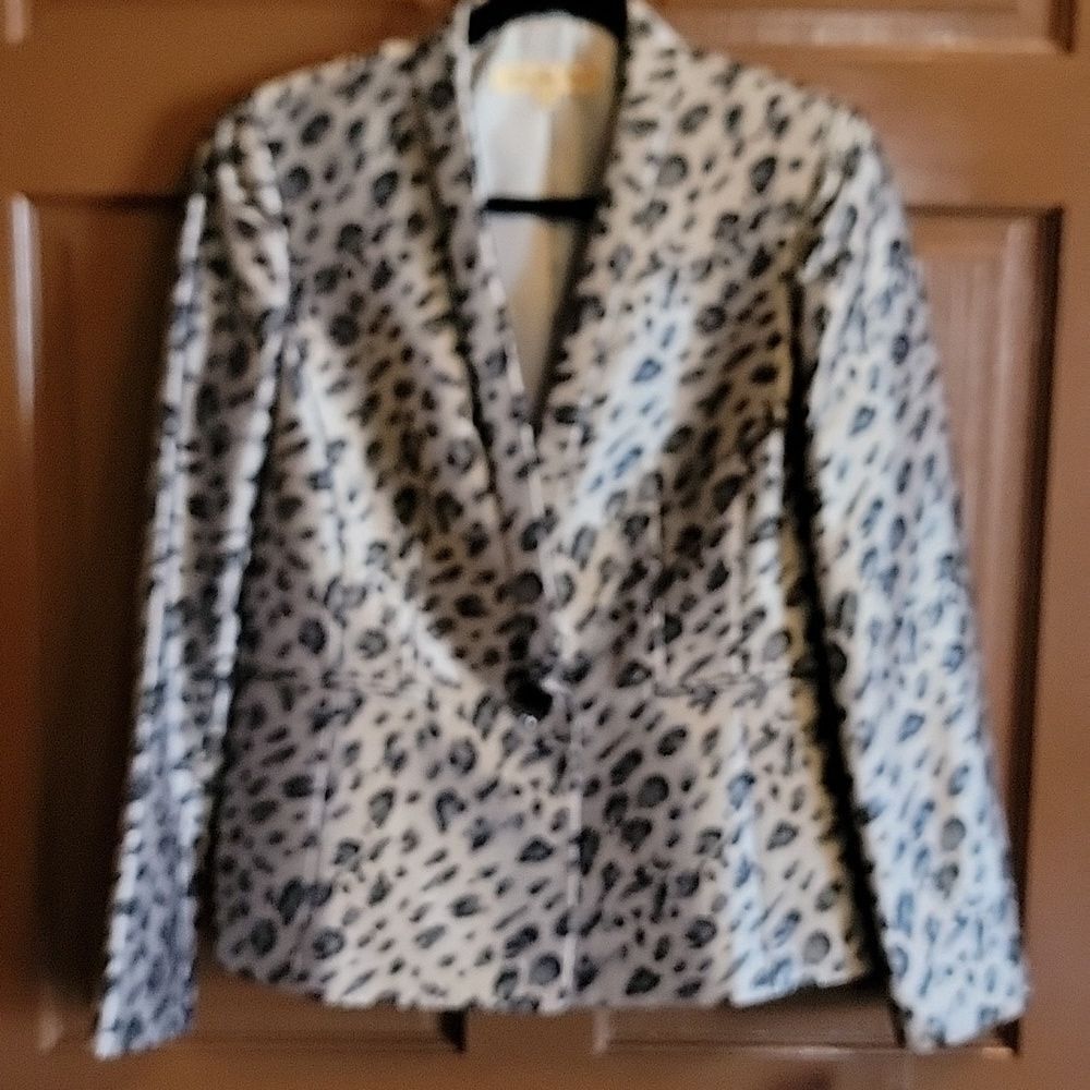 Nipon Boutique-Titanuum/blk animal print blazer Size 8 NWT.